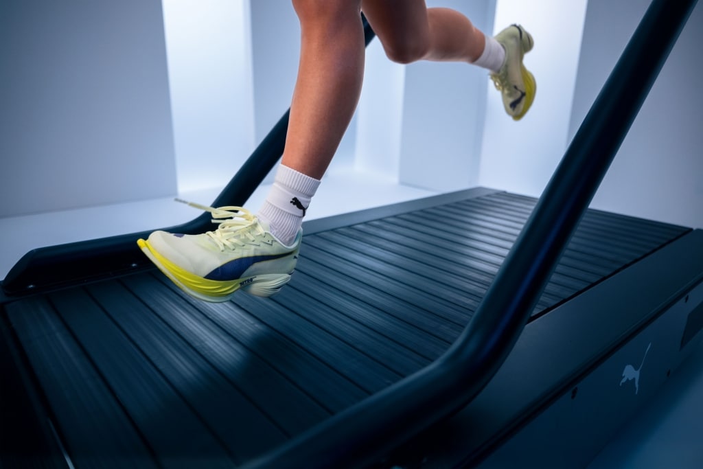 PUMA arrive en force au salon Run Experience du Marathon de Paris avec son NITRO LAB et la FAST-R 3. Une immersion scientifique pour tester son économie de course et découvrir toute la gamme NITRO.