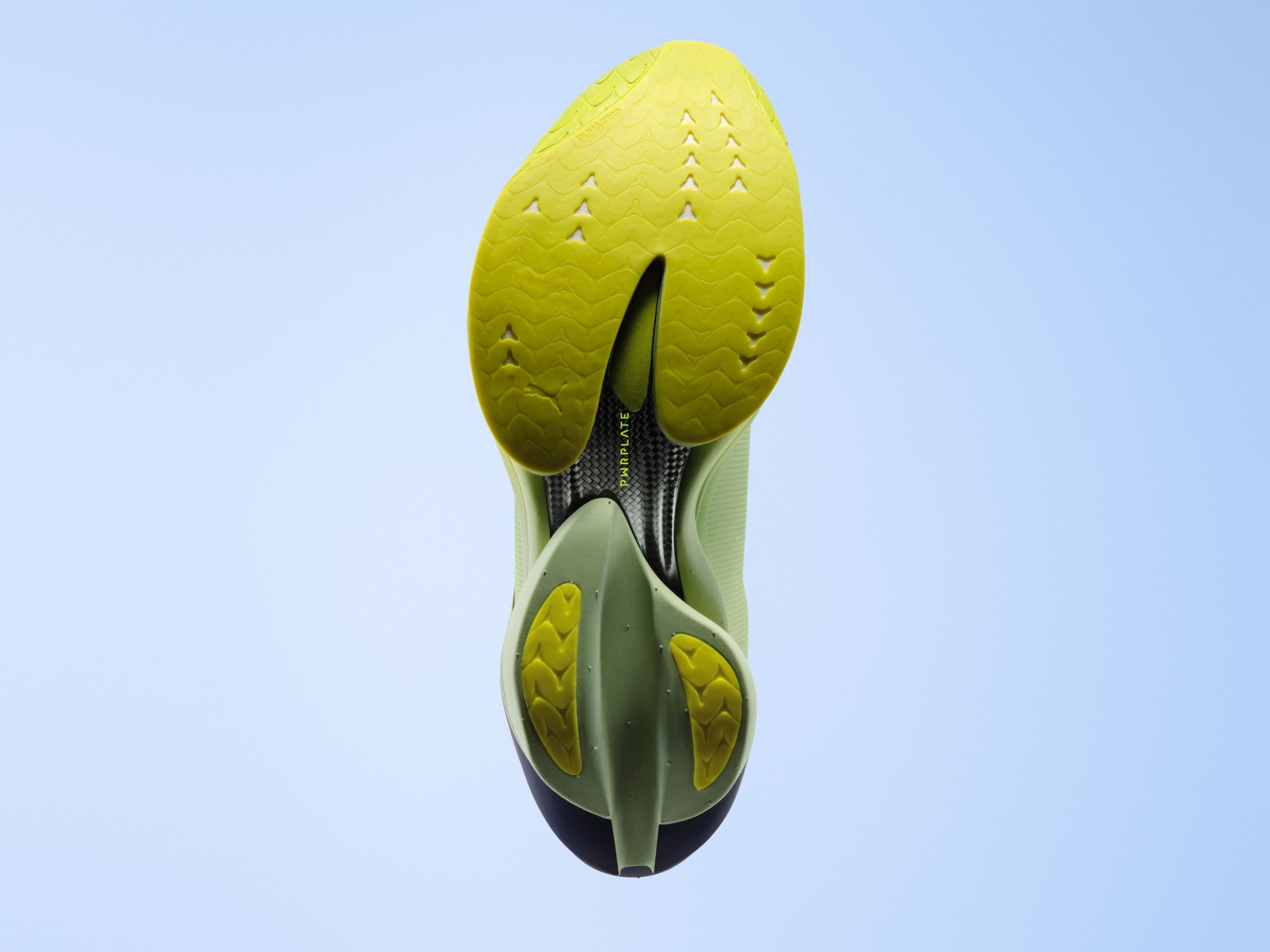 PUMA arrive en force au salon Run Experience du Marathon de Paris avec son NITRO LAB et la FAST-R 3. Une immersion scientifique pour tester son économie de course et découvrir toute la gamme NITRO.