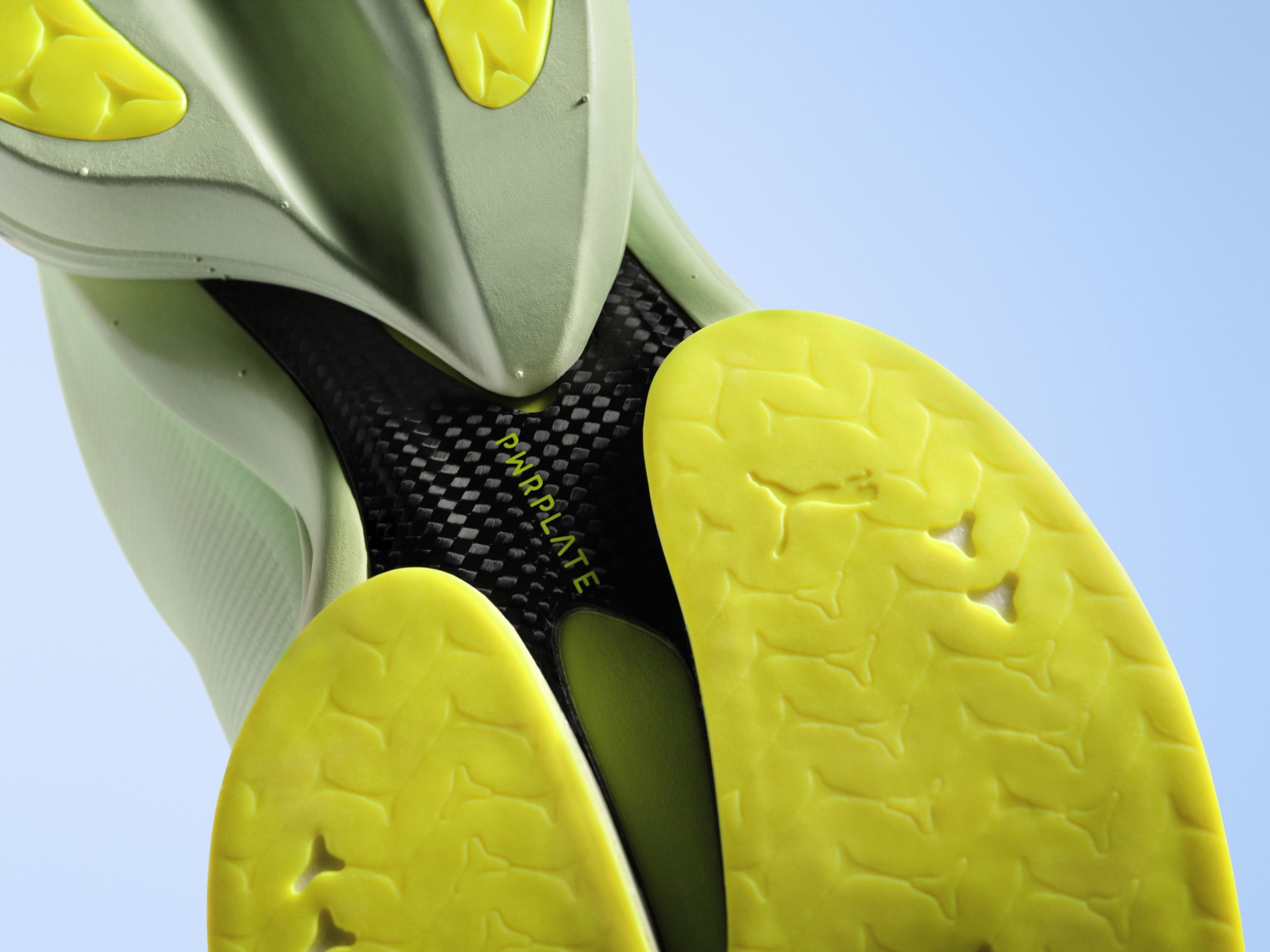 PUMA arrive en force au salon Run Experience du Marathon de Paris avec son NITRO LAB et la FAST-R 3. Une immersion scientifique pour tester son économie de course et découvrir toute la gamme NITRO.