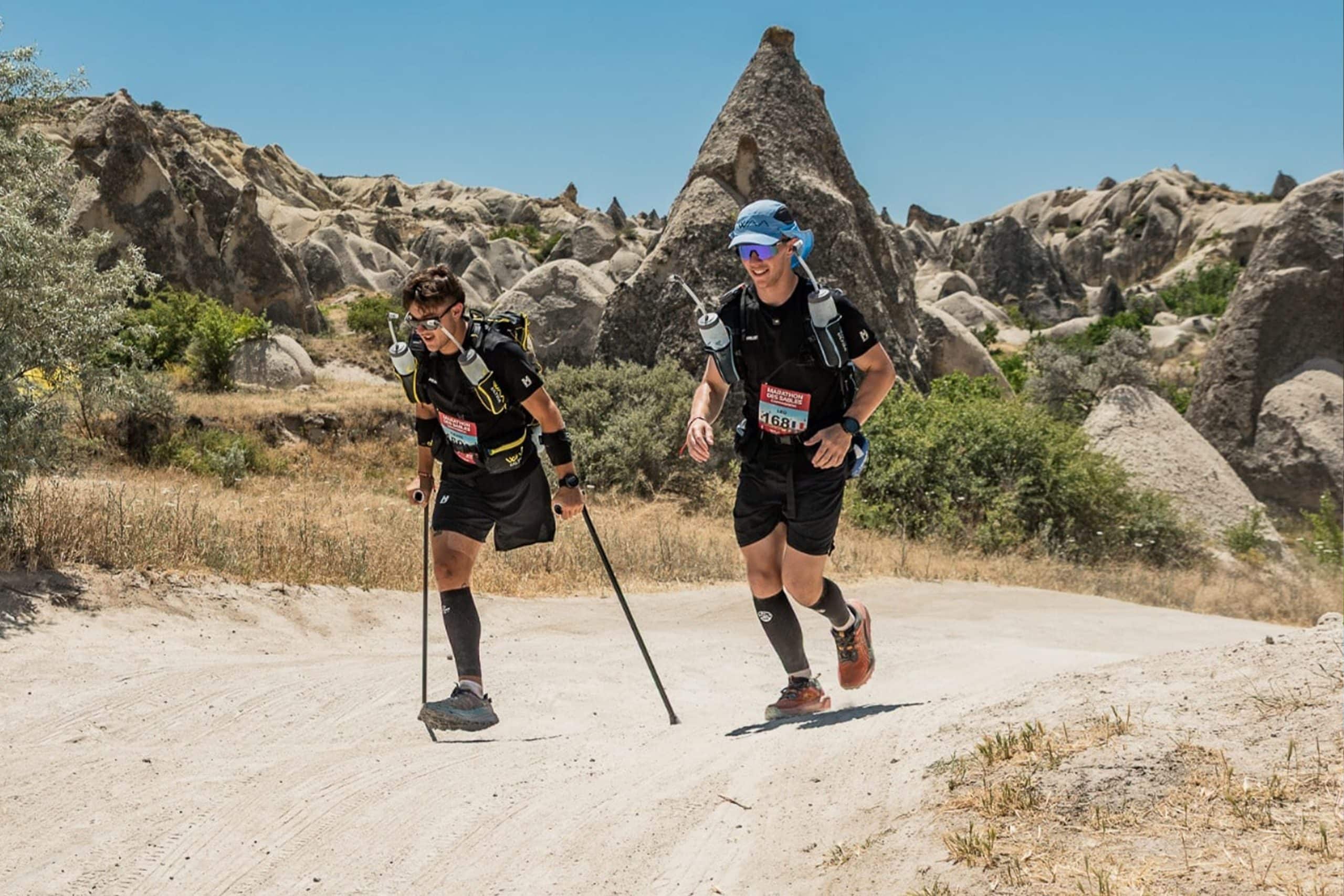 À 19 ans, Pierre Borgella est percuté par un chauffard alcoolisé. Coma, double amputation, verdict médical sans espoir : il ne marcherait plus jamais plus d’un kilomètre. Cinq ans plus tard, il traverse 70 km de désert en béquilles, au Marathon des Sables. Une revanche sur la fatalité, guidée par la rage de vivre.