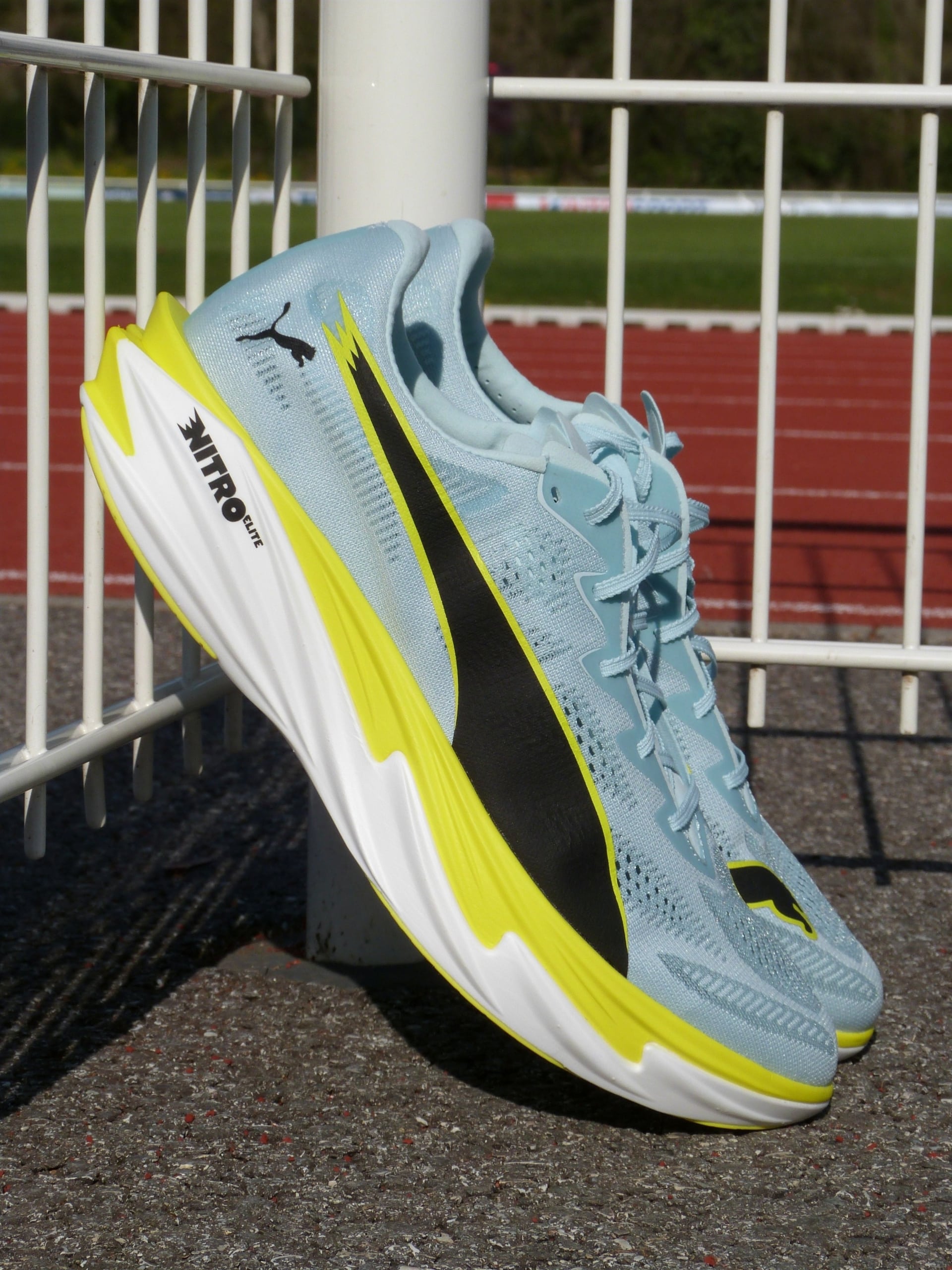 Test complet de la Puma Deviate Nitro Elite 4 après 200 km et un marathon en 2h38 à Londres : performance, stabilité, confort, durabilité et verdict complet.