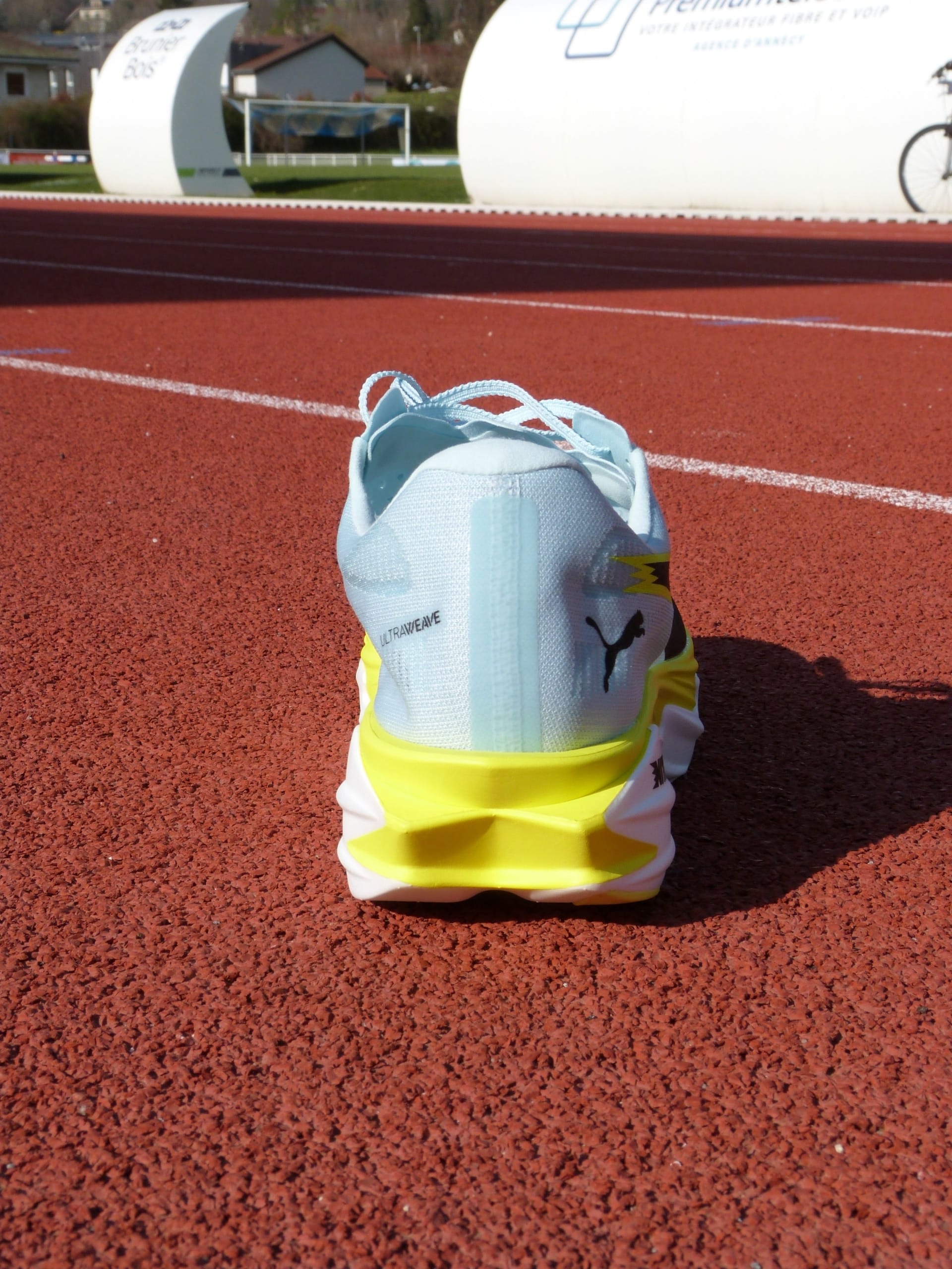 Test complet de la Puma Deviate Nitro Elite 4 après 200 km et un marathon en 2h38 à Londres : performance, stabilité, confort, durabilité et verdict complet.