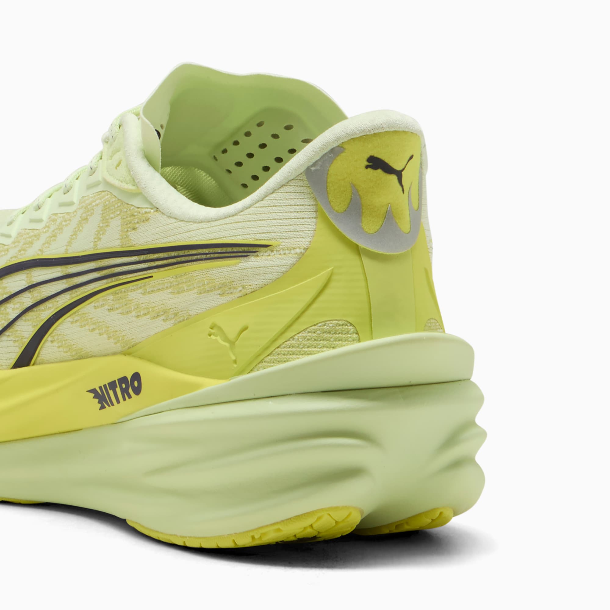 PUMA lance la Deviate Nitro 4 et la Deviate Nitro Elite 4 pour ouvrir la saison 2026. Deux chaussures à plaque carbone, une pour l’entraînement rapide, l’autre pour la compétition du 5 km au marathon, portées par la mousse NITRO™ et l’ADN performance de la marque allemande.