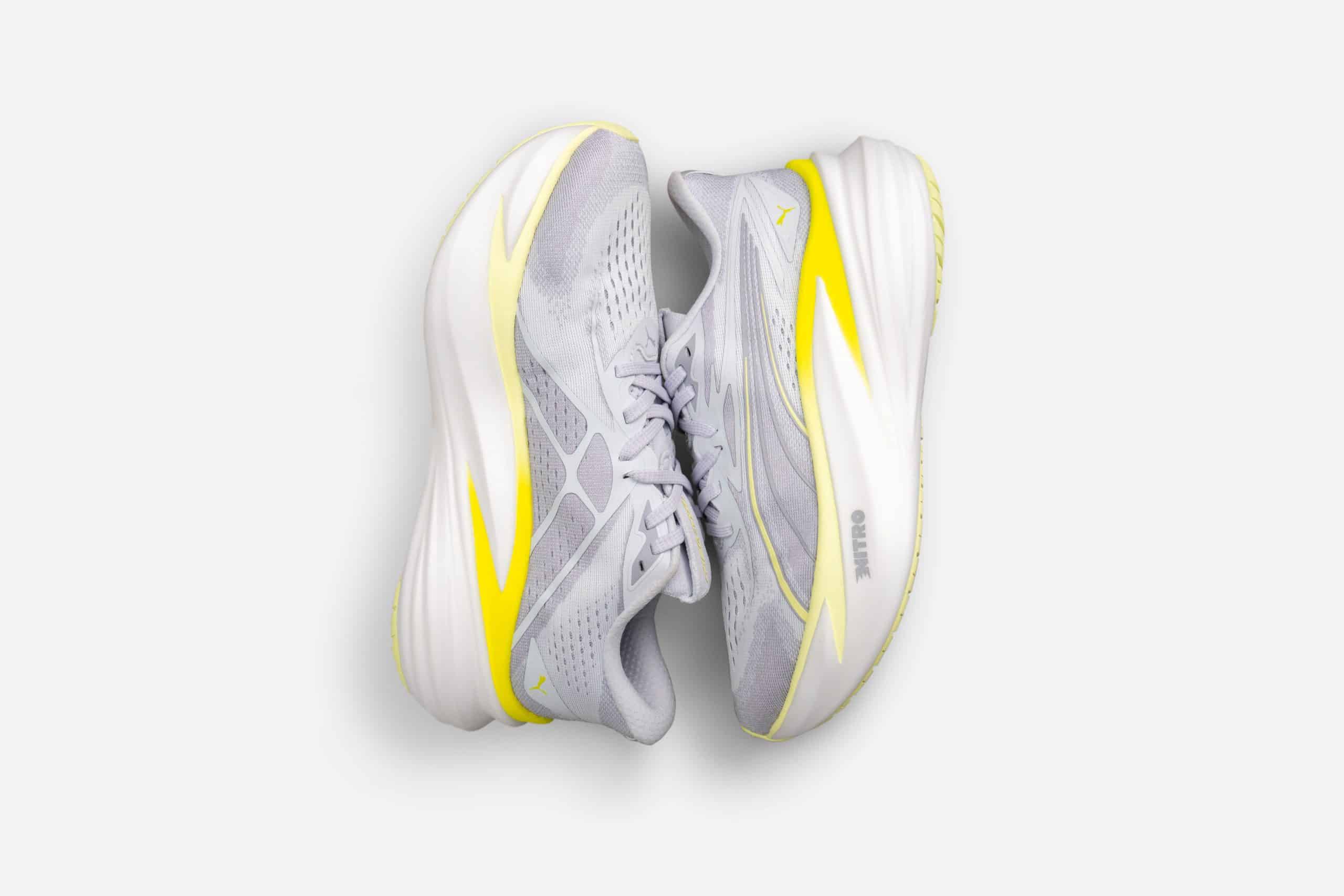 PUMA dévoile la MagMax Nitro 2, une maximaliste plus légère, plus dynamique et ultra-amortie. Nouveau NitroFoam, confort premium et rebond amélioré : on vous explique pourquoi cette V2 s’impose comme l’un des meilleurs daily trainers du moment.