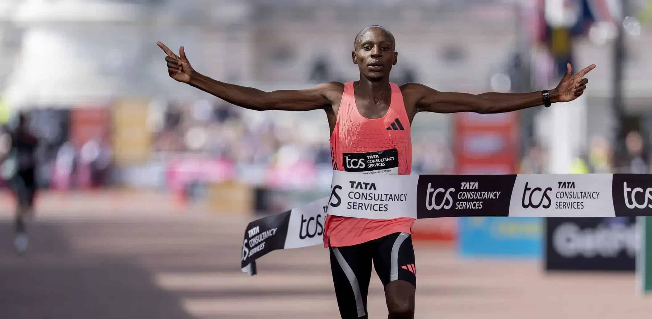 Découvrez qui est Sabastian Sawe, le premier homme à courir un marathon officiel sous les 2 heures. Enfance au Kenya, famille, entraînement...