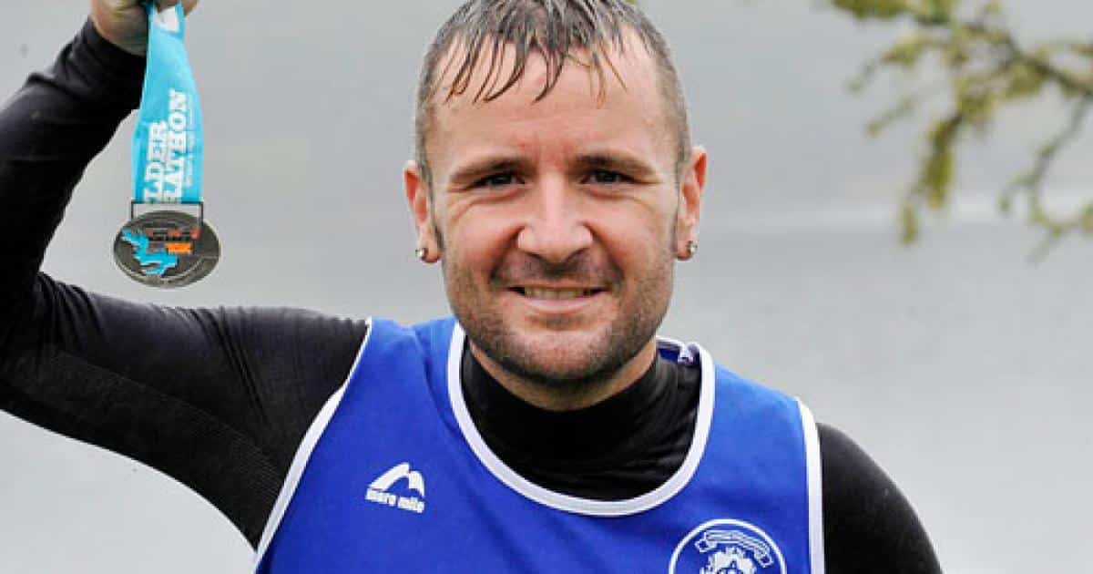 En 2011, Rob Sloan a marqué l’histoire du marathon de Kielder… en montant dans un bus avant la ligne d’arrivée. Retour sur cette tricherie.