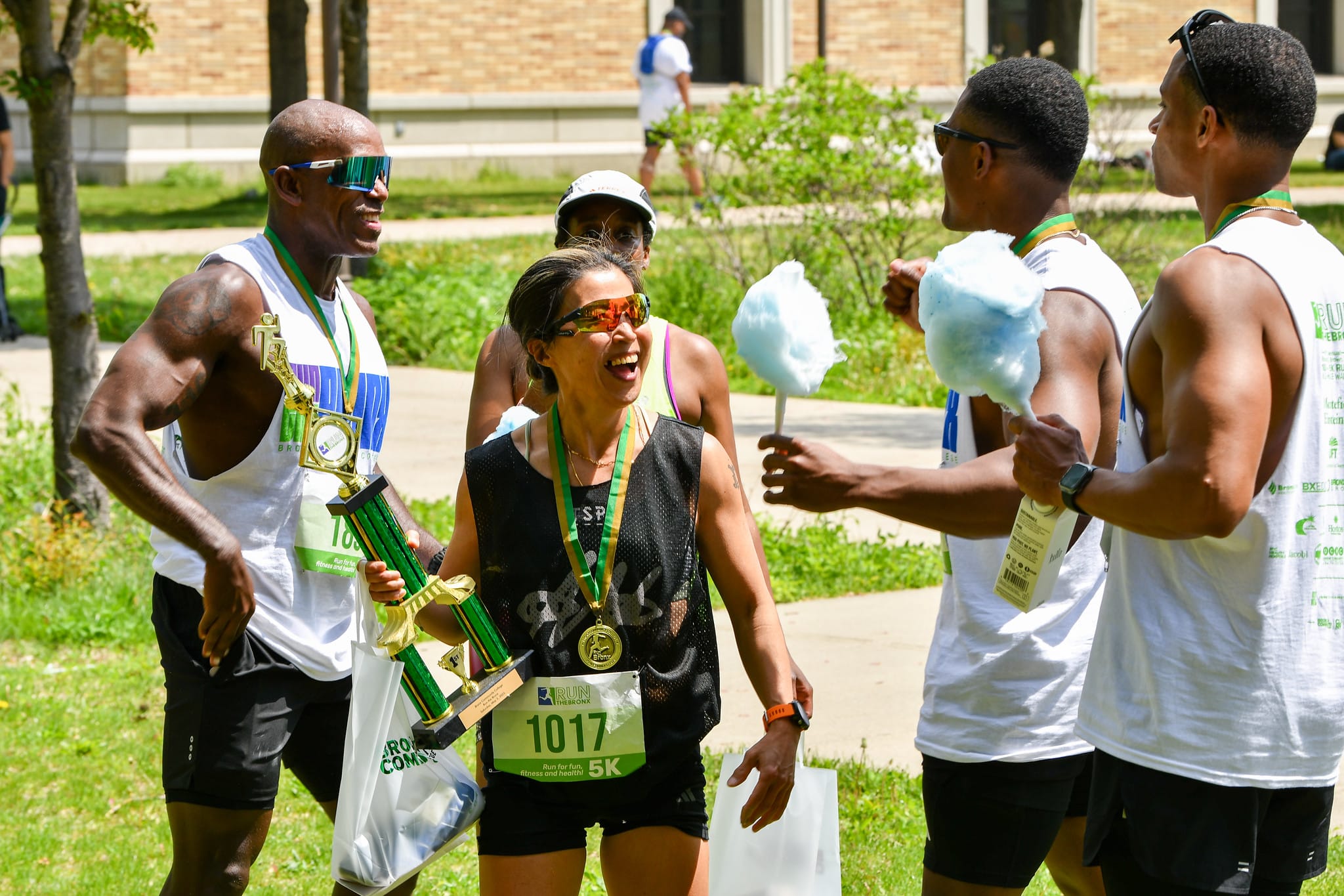Découvrez Run the Bronx, la course communautaire historique du Bronx : 5 km, 10 km et marche, portée par la passion de son organisateur, Robert Whalen.