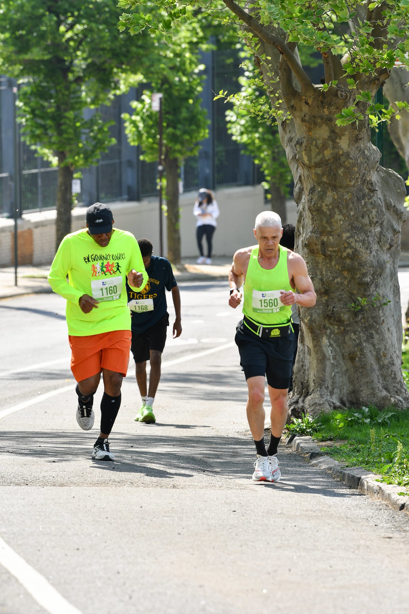 Découvrez Run the Bronx, la course communautaire historique du Bronx : 5 km, 10 km et marche, portée par la passion de son organisateur, Robert Whalen.