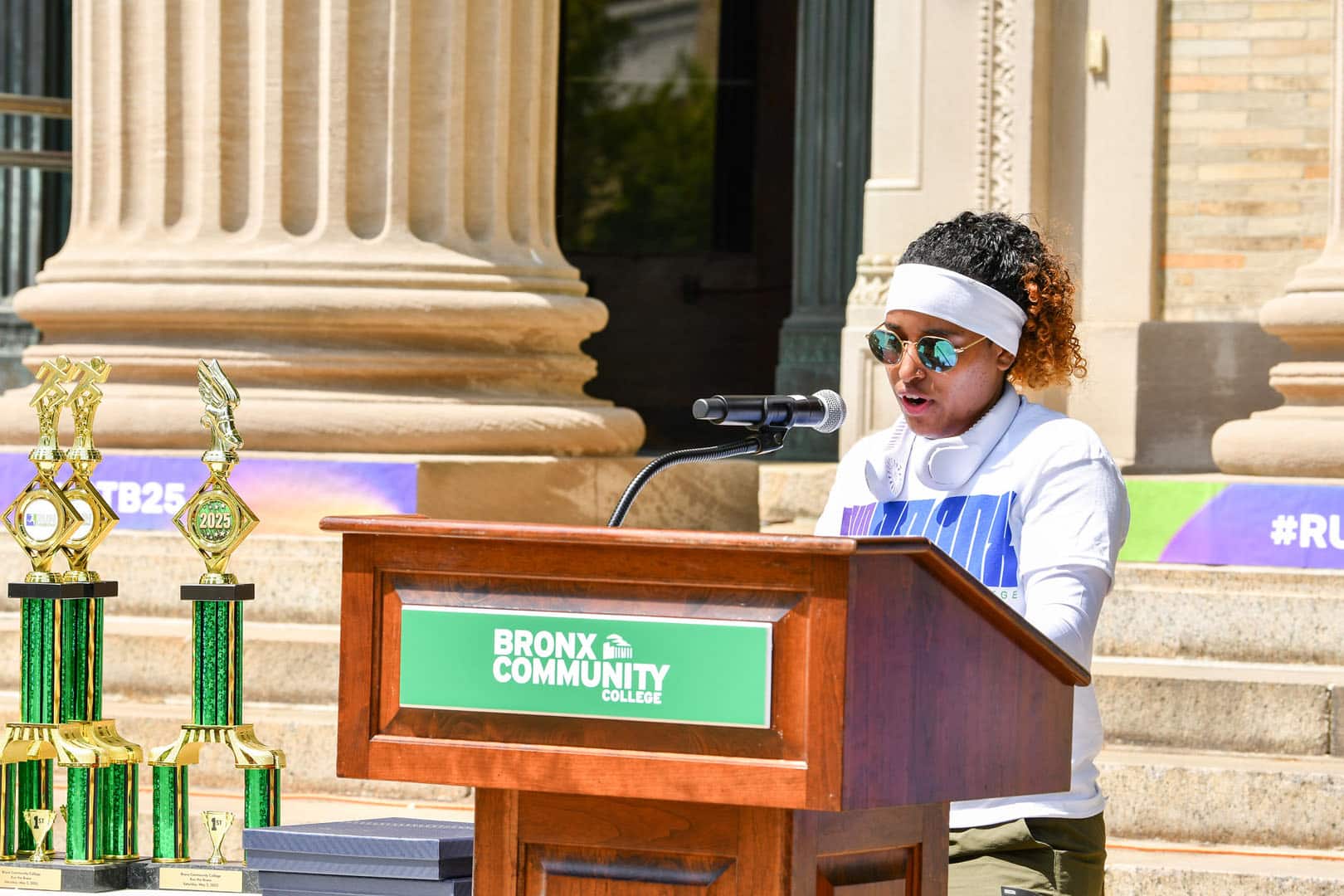 Découvrez Run the Bronx, la course communautaire historique du Bronx : 5 km, 10 km et marche, portée par la passion de son organisateur, Robert Whalen.