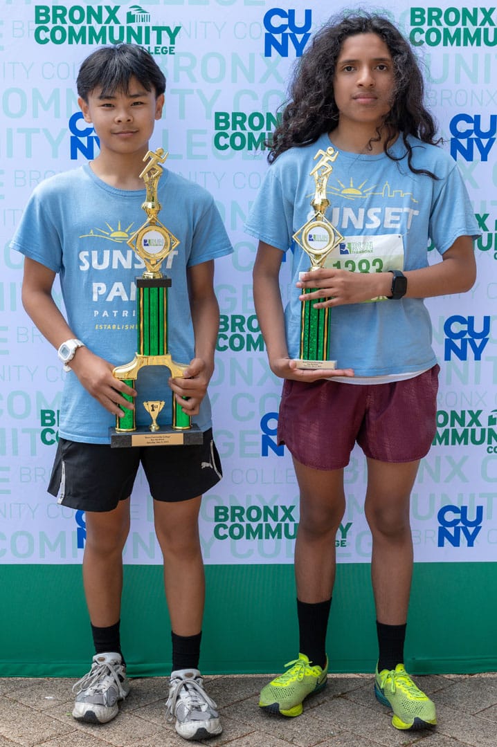 Découvrez Run the Bronx, la course communautaire historique du Bronx : 5 km, 10 km et marche, portée par la passion de son organisateur, Robert Whalen.