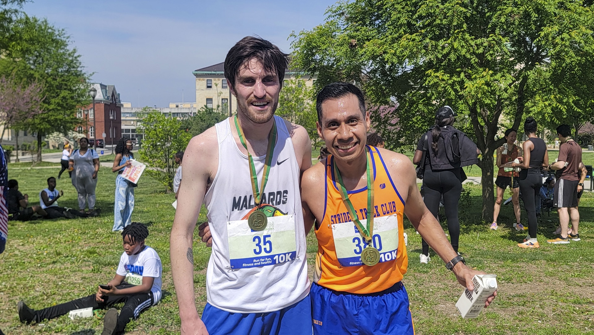 Découvrez Run the Bronx, la course communautaire historique du Bronx : 5 km, 10 km et marche, portée par la passion de son organisateur, Robert Whalen.