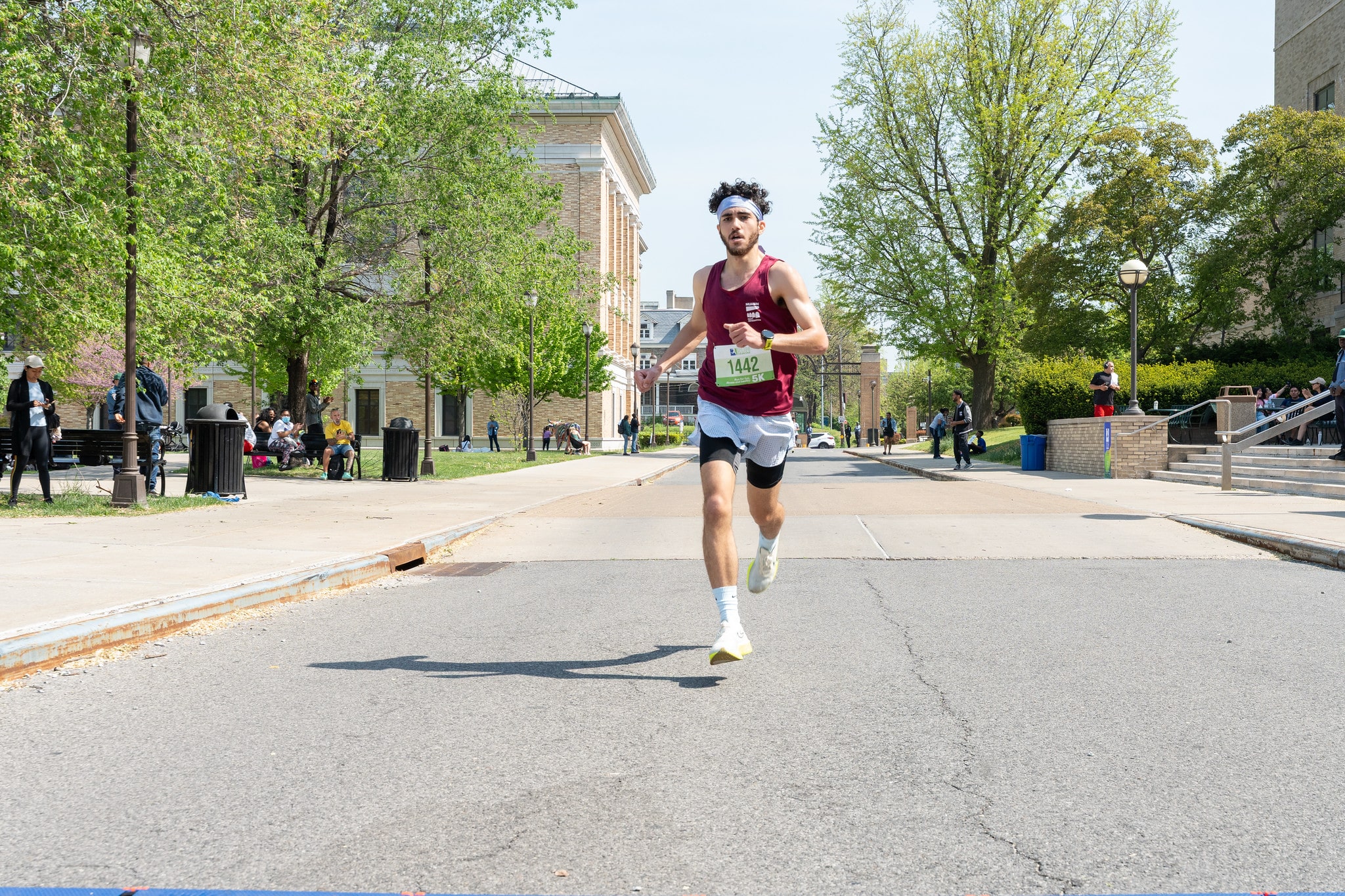 Découvrez Run the Bronx, la course communautaire historique du Bronx : 5 km, 10 km et marche, portée par la passion de son organisateur, Robert Whalen.
