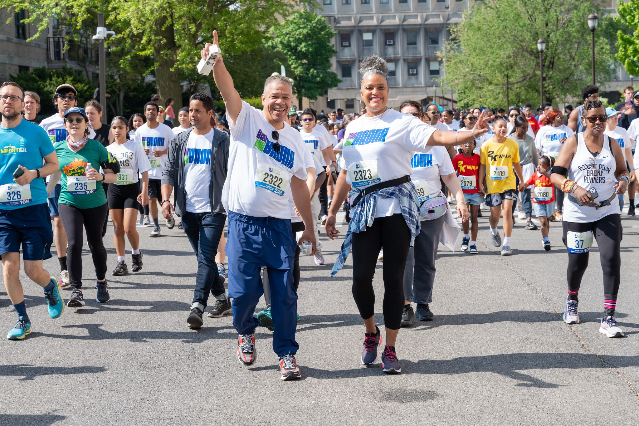 Découvrez Run the Bronx, la course communautaire historique du Bronx : 5 km, 10 km et marche, portée par la passion de son organisateur, Robert Whalen.