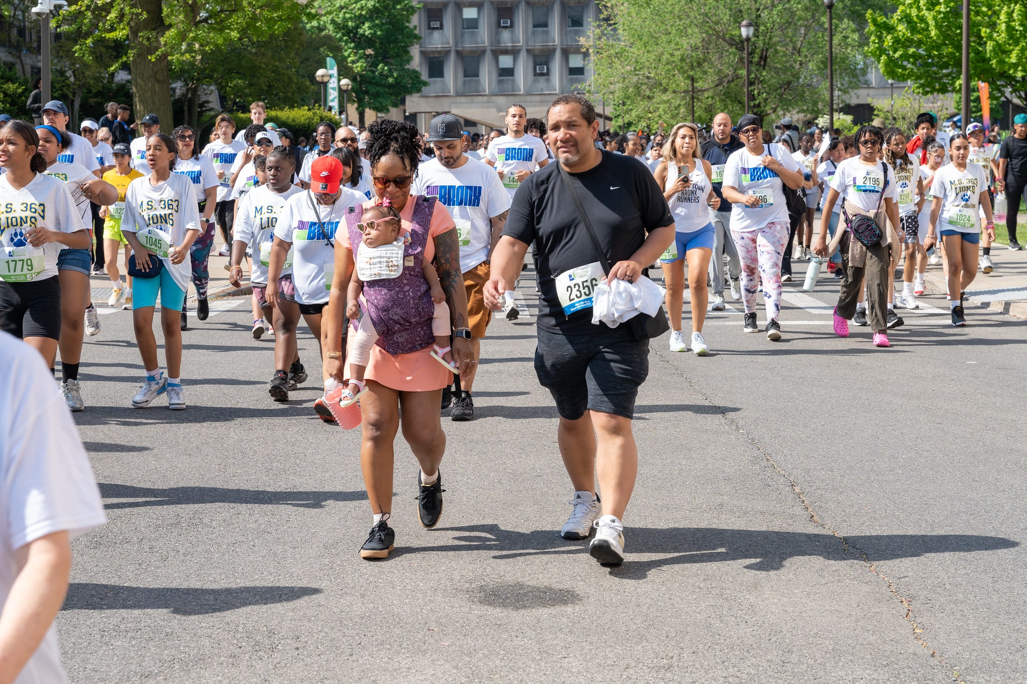 Découvrez Run the Bronx, la course communautaire historique du Bronx : 5 km, 10 km et marche, portée par la passion de son organisateur, Robert Whalen.