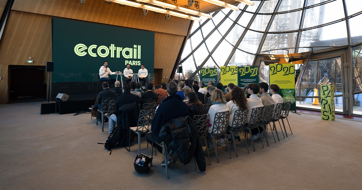 Ce mercredi, les organisateurs de l’EcoTrail Paris ont convié la sphère médiatique du running au premier étage de la tour Eiffel pour dévoiler deux nouveautés prévues pour les prochaines éditions, dans le cadre de leur partenariat avec Salomon.