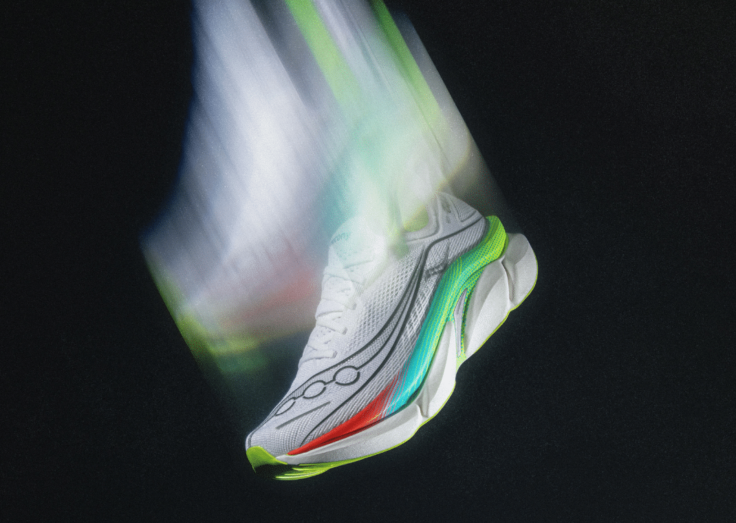 L'Endorphin Elite 3 est la nouvelle chaussure de compétition haut de gamme de Saucony. Tout ce qu'il faut savoir sur cette nouvelle pépite.