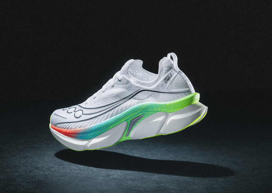 L'Endorphin Elite 3 est la nouvelle chaussure de compétition haut de gamme de Saucony. Tout ce qu'il faut savoir sur cette nouvelle pépite.