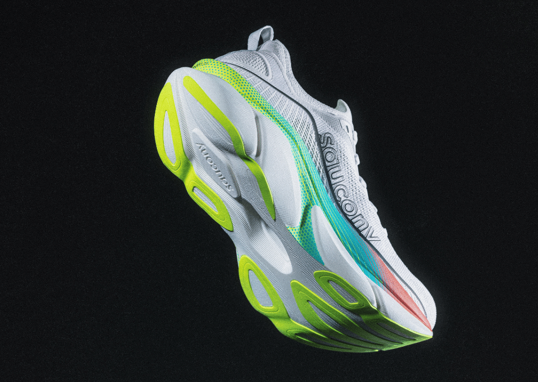 L'Endorphin Elite 3 est la nouvelle chaussure de compétition haut de gamme de Saucony. Tout ce qu'il faut savoir sur cette nouvelle pépite.