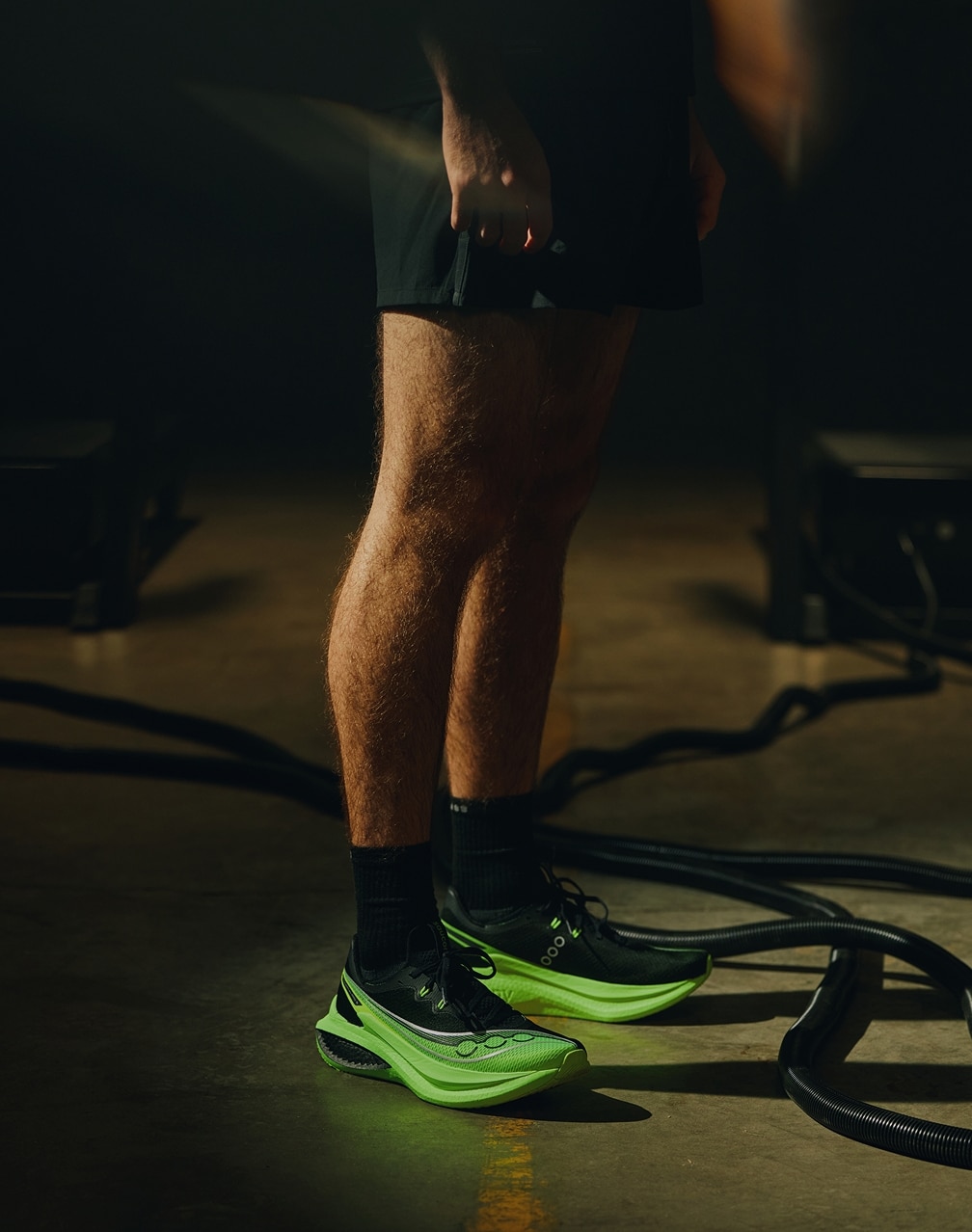 La Saucony Endorphin Pro 5 arrive : une super chaussure carbone plus agressive et dynamique pour battre vos records du 5 km au marathon.