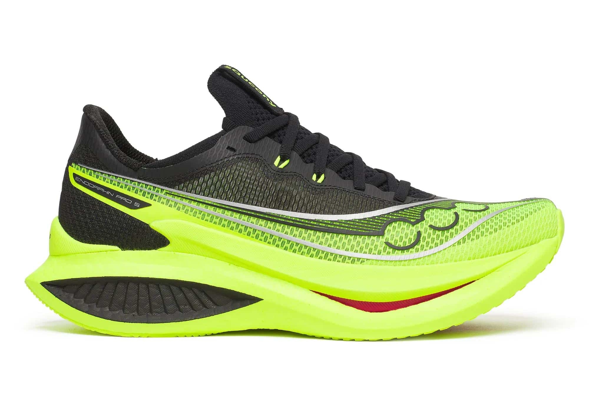 La Saucony Endorphin Pro 5 arrive : une super chaussure carbone plus agressive et dynamique pour battre vos records du 5 km au marathon.