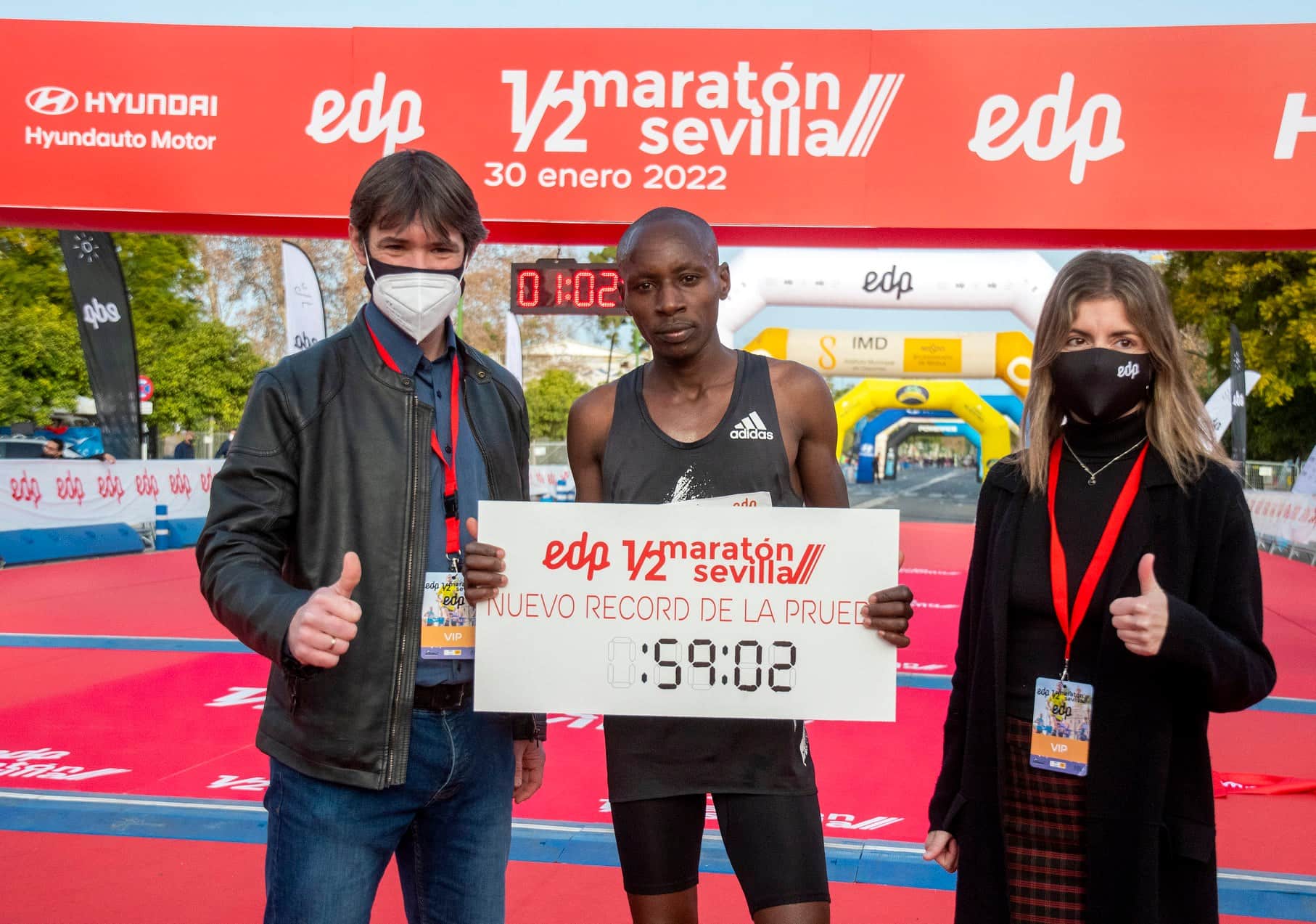 Découvrez qui est Sabastian Sawe, le premier homme à courir un marathon officiel sous les 2 heures. Enfance au Kenya, famille, foi, entraînement, personnalité et ascension fulgurante du nouveau prodige du marathon mondial.