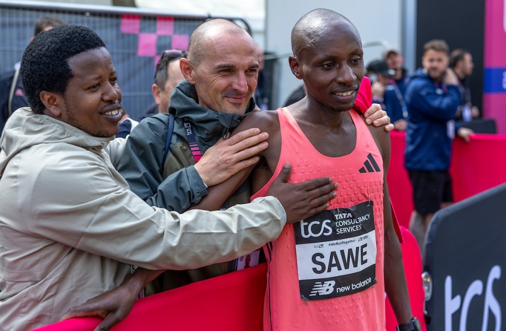 Découvrez les détails de la préparation de Sabastian Sawe pour courir le premier marathon officiel sous les 2 heures. Volume, sorties longues, côtes, camp d’entraînement au Kenya, rôle du coach Claudio Berardelli et secrets de sa préparation pour Londres 2026.