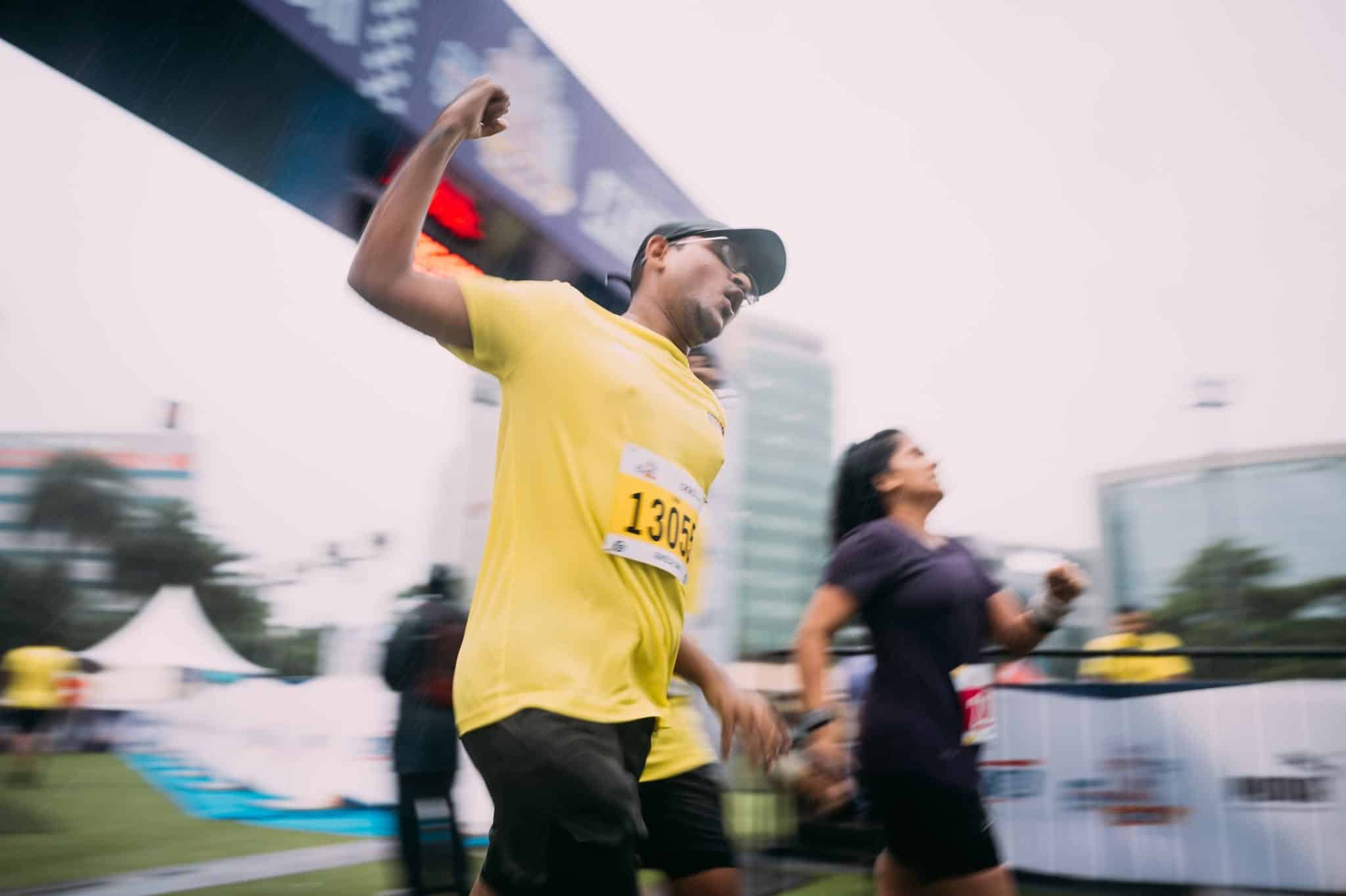 Envie de courir le Semi-marathon de Mumbai ? Vagues d'inscription, tarifs, distances, conseils chaleur : tout savoir pour décrocher votre dossard.