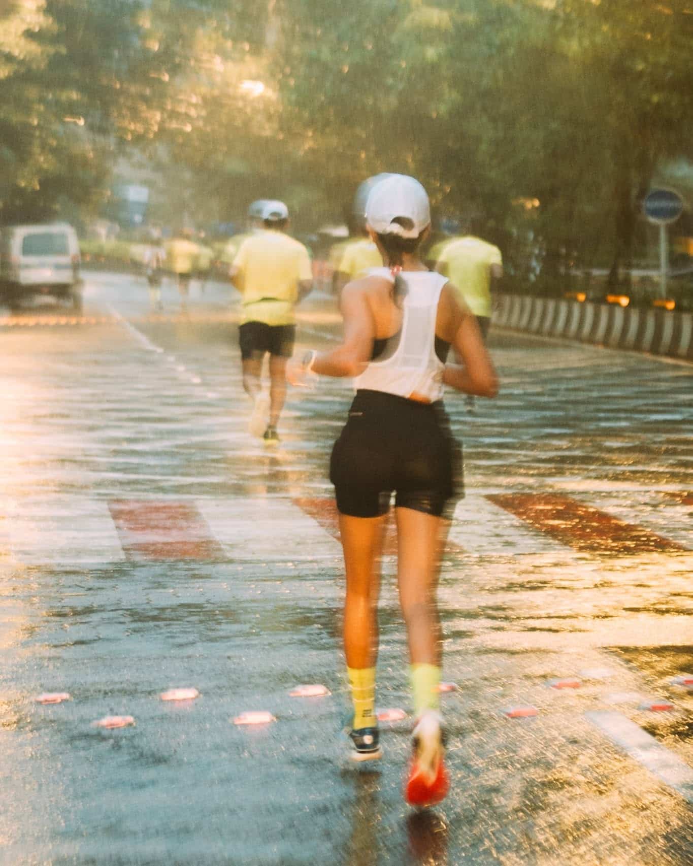 Envie de courir le Semi-marathon de Mumbai ? Vagues d'inscription, tarifs, distances, conseils chaleur : tout savoir pour décrocher votre dossard.