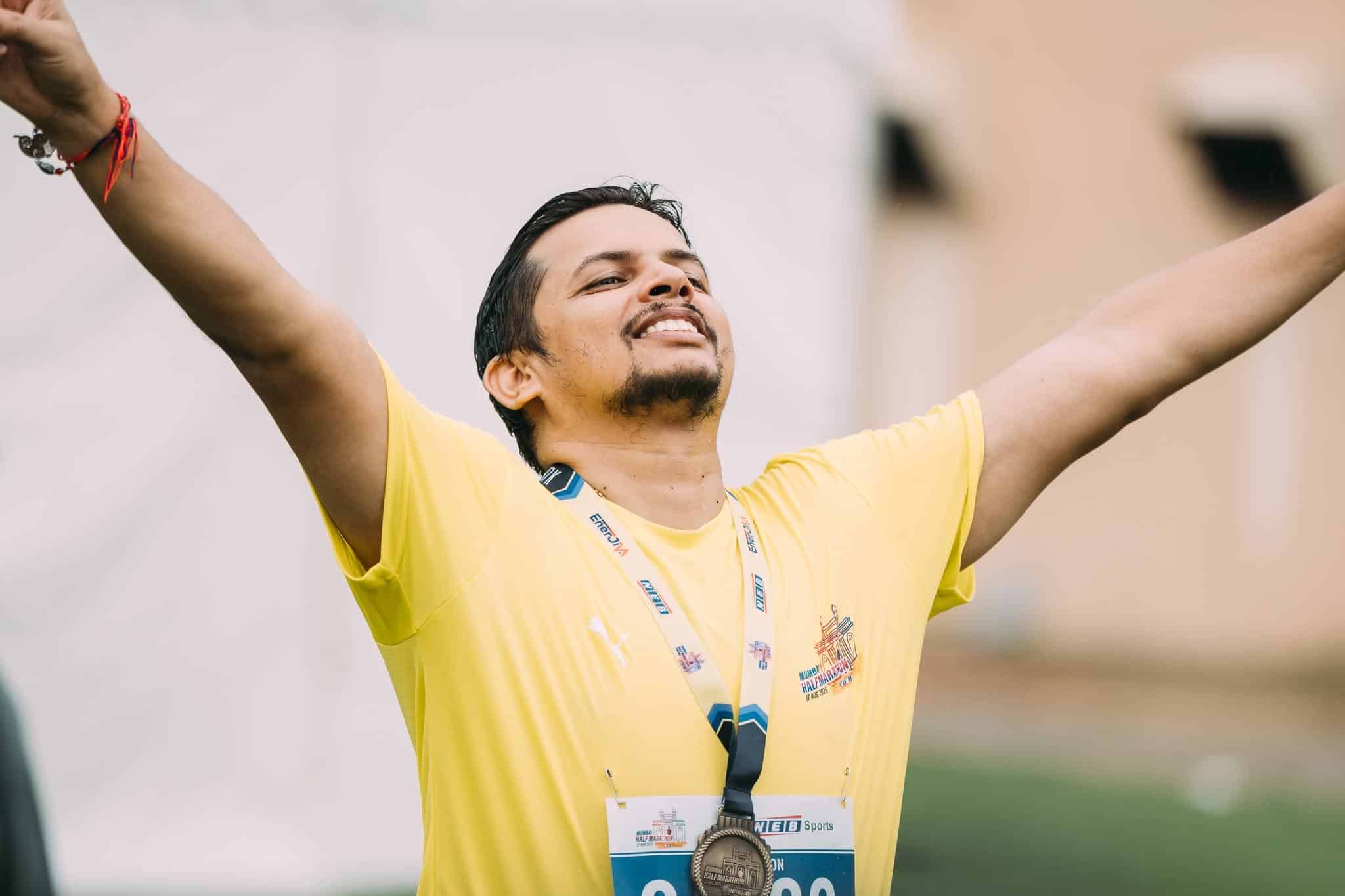 Envie de courir le Semi-marathon de Mumbai ? Vagues d'inscription, tarifs, distances, conseils chaleur : tout savoir pour décrocher votre dossard.