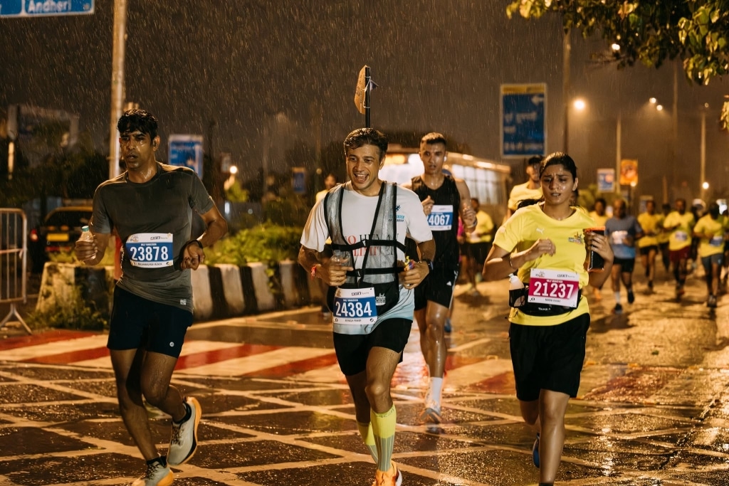 Envie de courir le Semi-marathon de Mumbai ? Vagues d'inscription, tarifs, distances, conseils chaleur : tout savoir pour décrocher votre dossard.