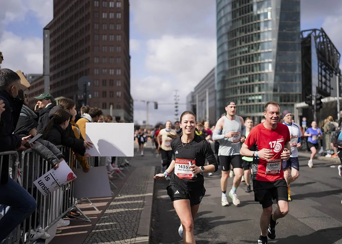 Envie de courir le Semi-marathon de Berlin ? Loterie, tarifs, dossards caritatifs, tour-opérateurs : tout ce qu'il faut savoir pour avoir un dossard.