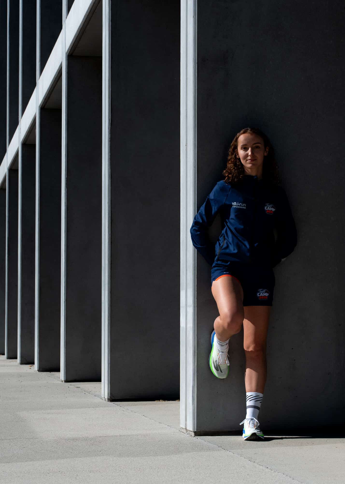 Skechers Aero Razor : une chaussure de running dynamique avec plaque nylon et mousse ATPU, idéale pour les entraînements rapides.