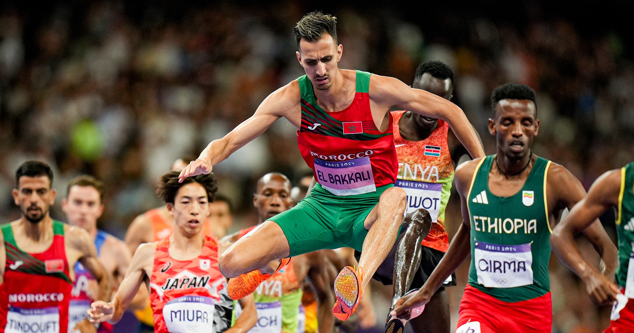 Soufiane El Bakkali, double champion olympique du 3000 m steeple, prépare sa saison 2026 avec ambition, soutenu par l'équipementier On.
