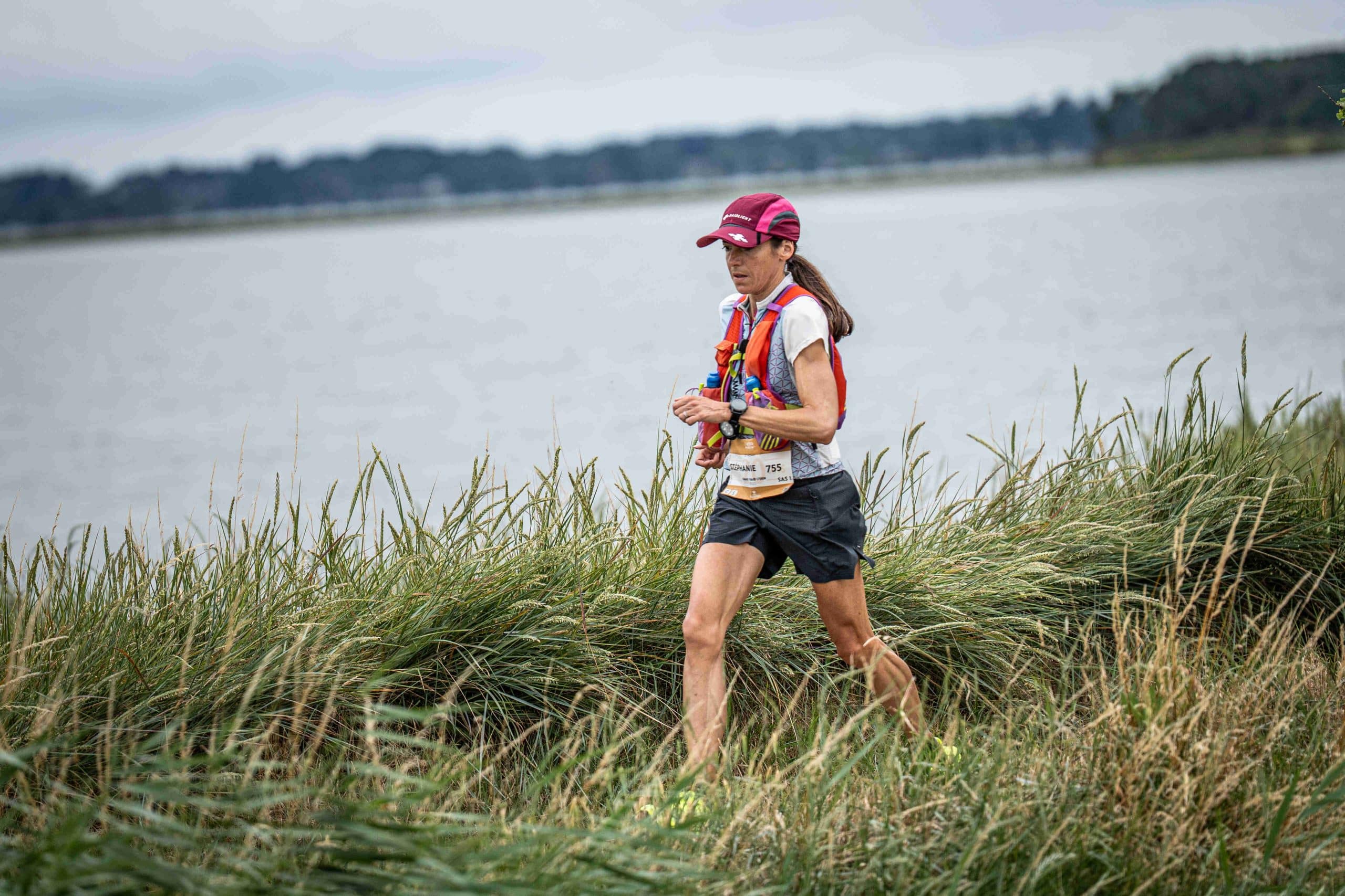 Animée depuis toujours par le goût de l’aventure et la recherche du geste juste, Stéphanie Gicquel, est une coureuse d’ultrafond. Portrait.