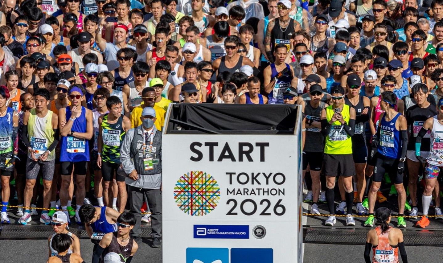 Brigid Kosgei s’impose en 2h14’29, Tadese Takele conserve son titre en 2h03’37. Résumé complet et résultats du Marathon de Tokyo 2026.