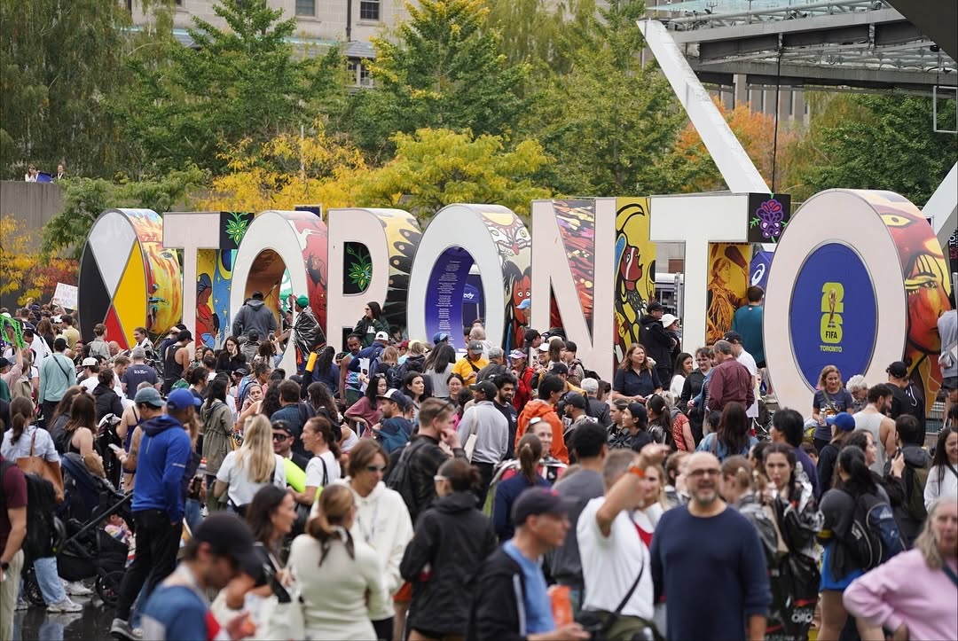 Comment s’inscrire au Marathon de Toronto 2026 ? Tarifs, dates, délais, transfert de dossard, limites, parcours, conseils : tout ce qu’il faut savoir.