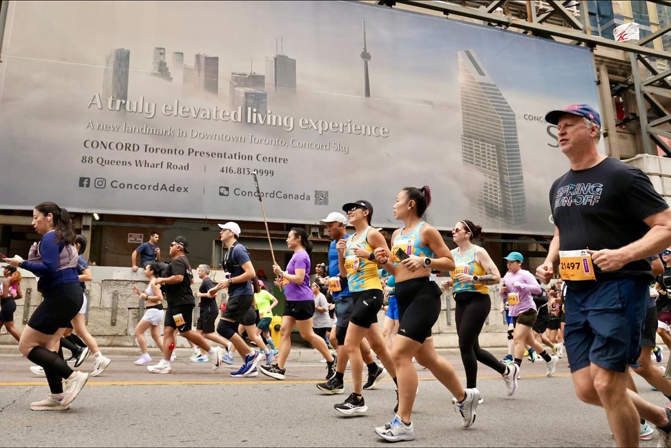 Comment s’inscrire au Marathon de Toronto 2026 ? Tarifs, dates, délais, transfert de dossard, limites, parcours, conseils : tout ce qu’il faut savoir.