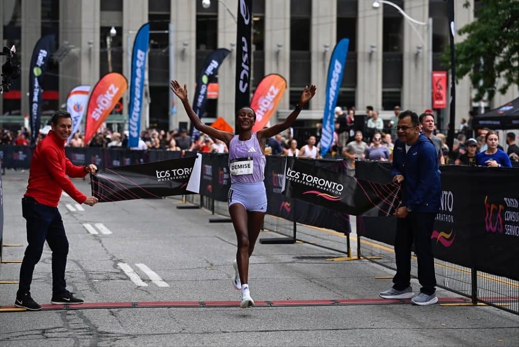 Comment s’inscrire au Marathon de Toronto 2026 ? Tarifs, dates, délais, transfert de dossard, limites, parcours, conseils : tout ce qu’il faut savoir.