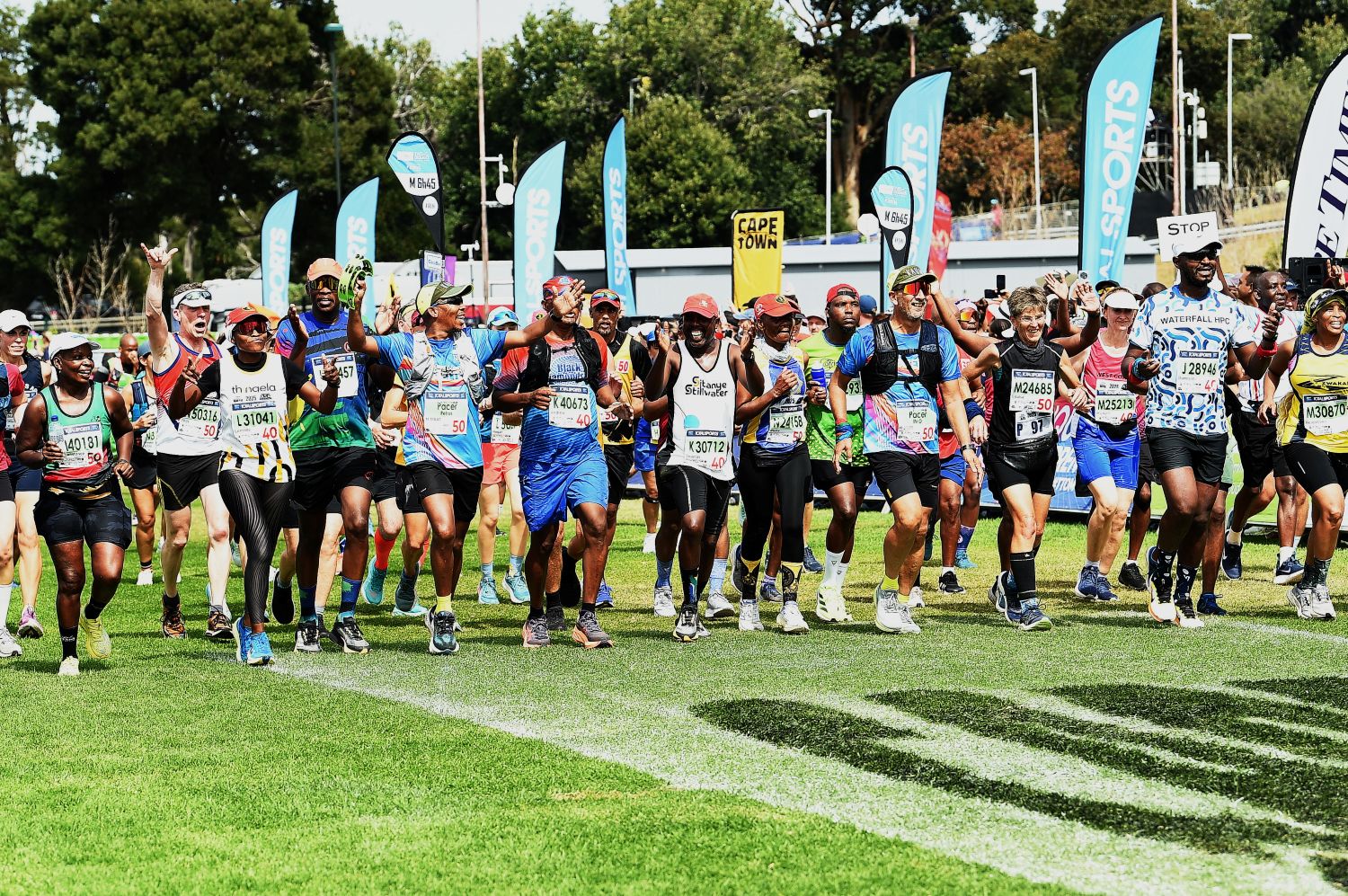Loterie, temps qualificatifs... Tout savoir pour s'inscrire au Marathon Two Oceans à Cape Town, avec un ultra de 56 km et un semi-marathon.