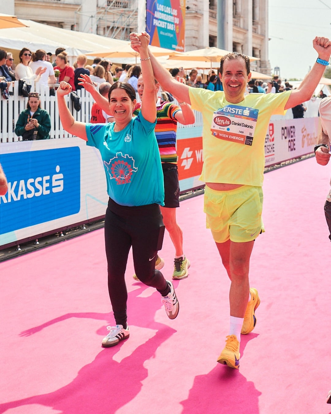 Kiprotich en 2h06’53, Gezahagn en 2h20’06 : résultats et résumé du Marathon de Vienne, avec un top niveau et des courses rythmées.