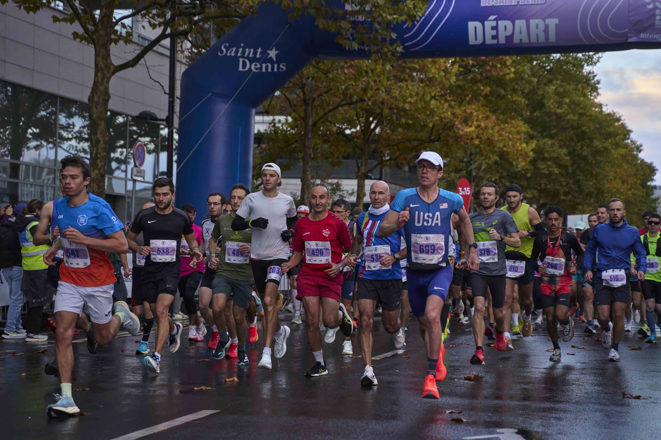 Née de la fusion du Grand Marathon de Saint-Denis et de la Voie Royale, la réunion dionysienne a réuni près de 8000 passionnés répartis dans 6 formats, du 5km à allure libre jusqu'au marathon, un record. Avec une arrivée mythique au Stade de France, les Voies Royales de Saint-Denis ont perpétué l'héritage des Jeux olympiques et paralympiques.