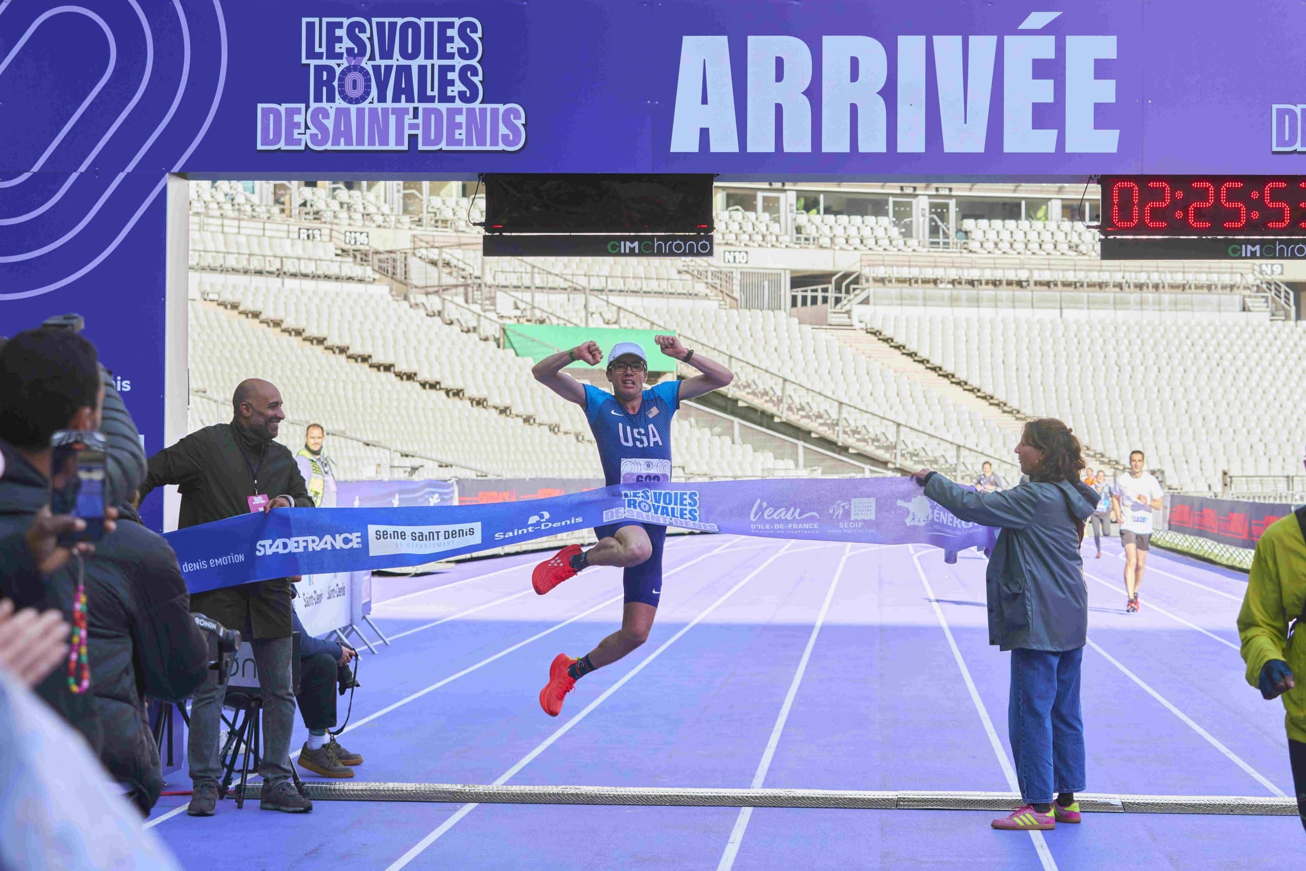 Ce dimanche 26 octobre, les Voies Royales de Saint-Denis ont réuni 8500 coureurs (marathon, semi-marathon, 10 km et 5 km) au Stade de France.