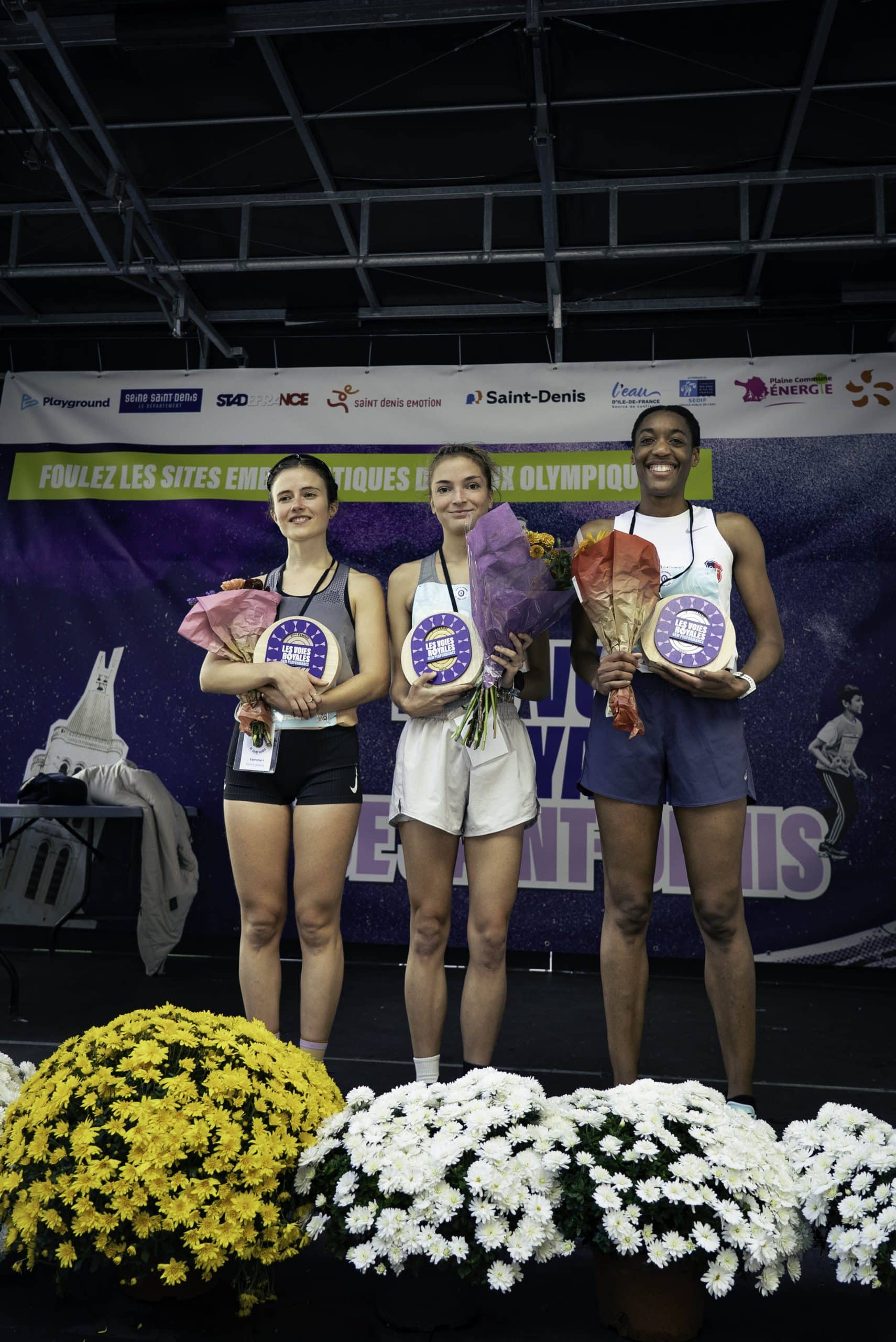 Née de la fusion du Grand Marathon de Saint-Denis et de la Voie Royale, la réunion dionysienne a réuni près de 8000 passionnés répartis dans 6 formats, du 5km à allure libre jusqu'au marathon, un record. Avec une arrivée mythique au Stade de France, les Voies Royales de Saint-Denis ont perpétué l'héritage des Jeux olympiques et paralympiques.
