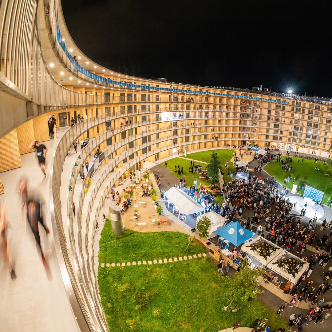 À Lausanne, la Vortex Race transforme un bâtiment circulaire en piste de 2,8 km. Une course unique, fun et complètement déjantée.