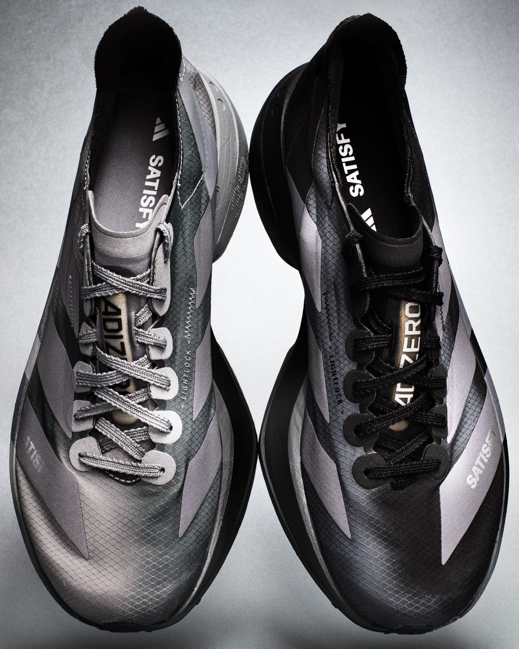 adidas et SATISFY lancent une collaboration qui secoue le monde du running avec The Circle Pit et une Adios Pro 4 revisitée.