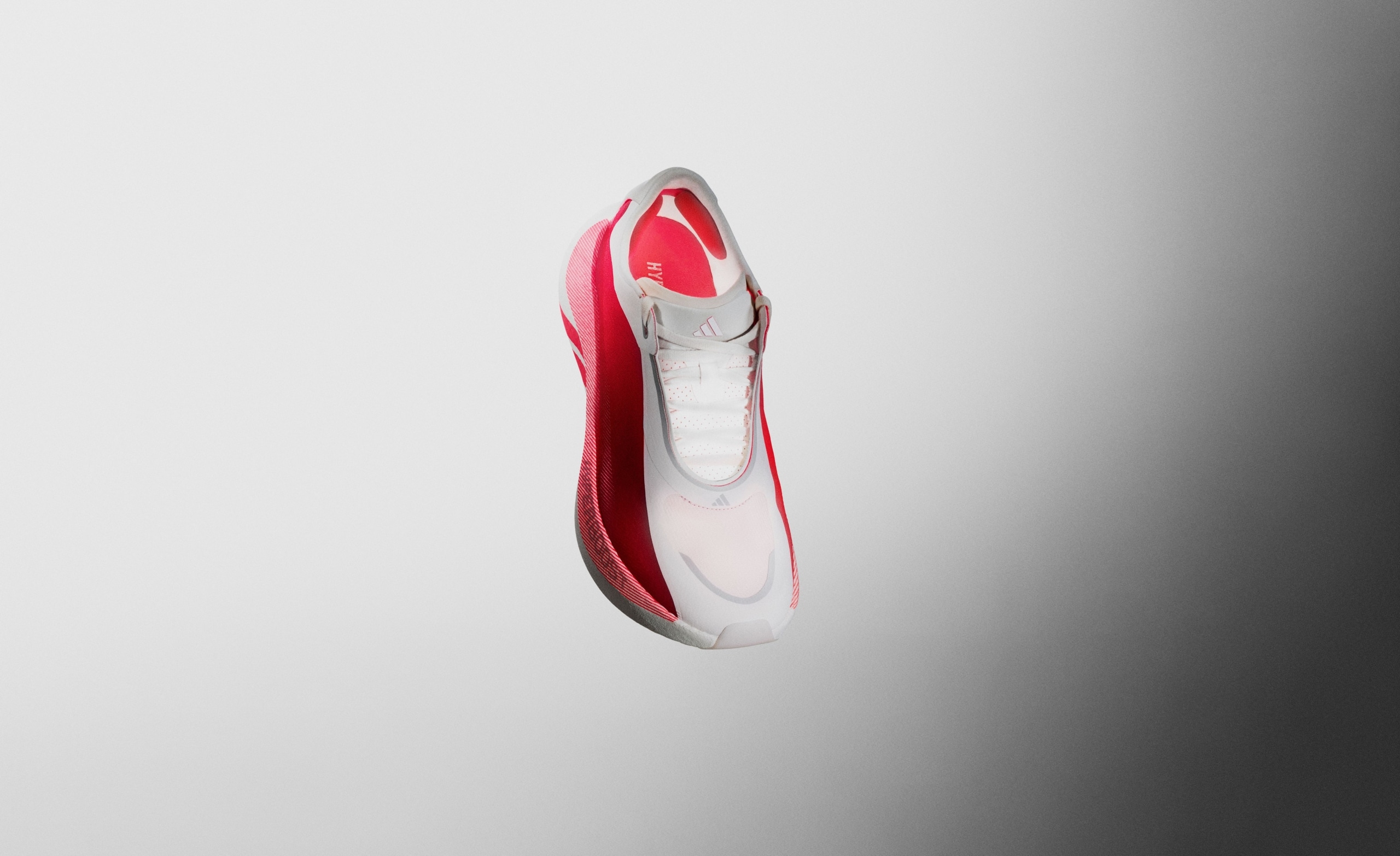 adidas lance la Hyperboost Edge, une nouvelle chaussure de running ultra dynamique conçue pour l’entraînement, les sorties longues et les kilomètres.