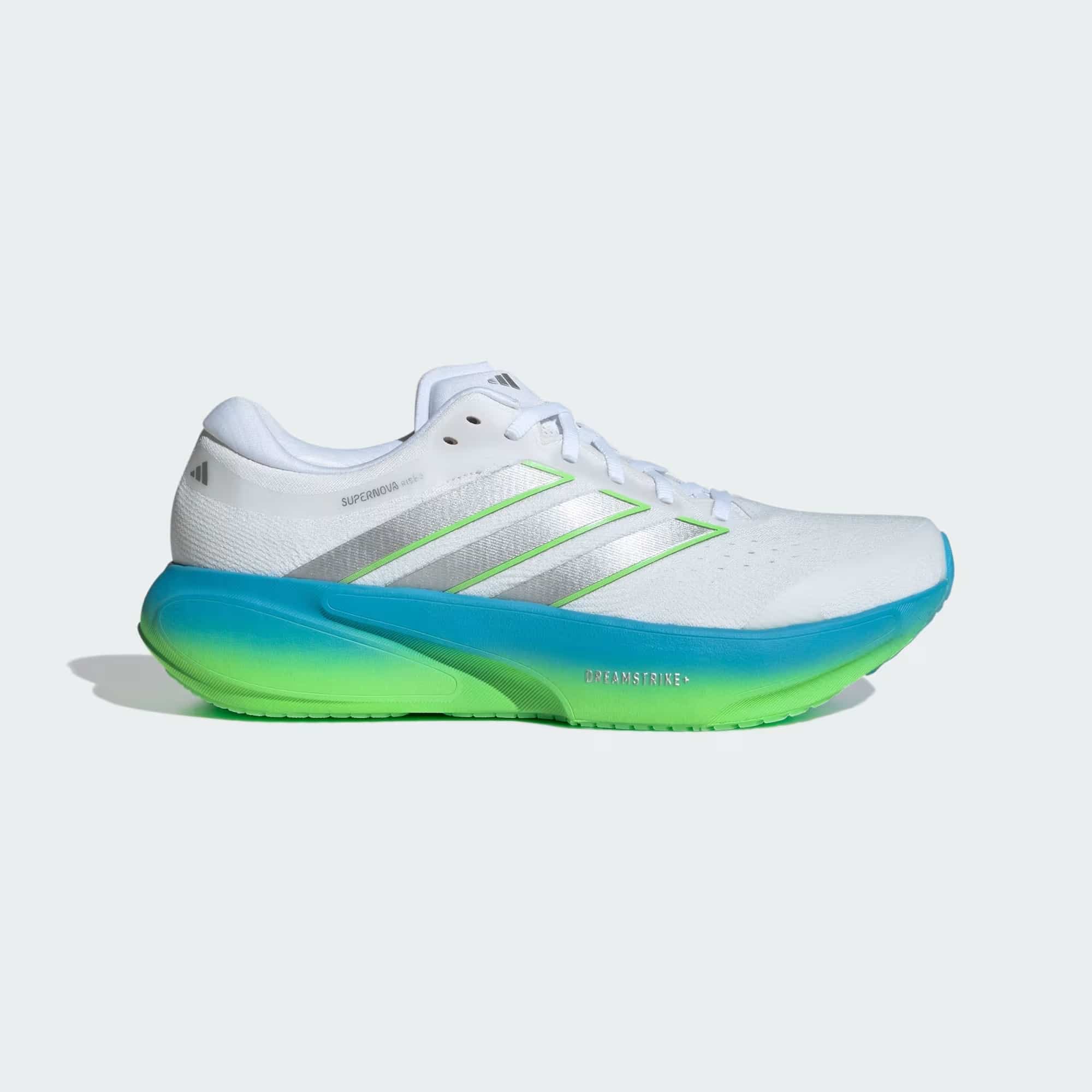 adidas dévoile la Supernova Rise 3, une chaussure de running confortable et accessible pensée pour les runs du quotidien. Mousse Dreamstrike+ plus douce, tige Primeweave et semelle Lighttraxion pour accompagner les coureurs de tous les jours.