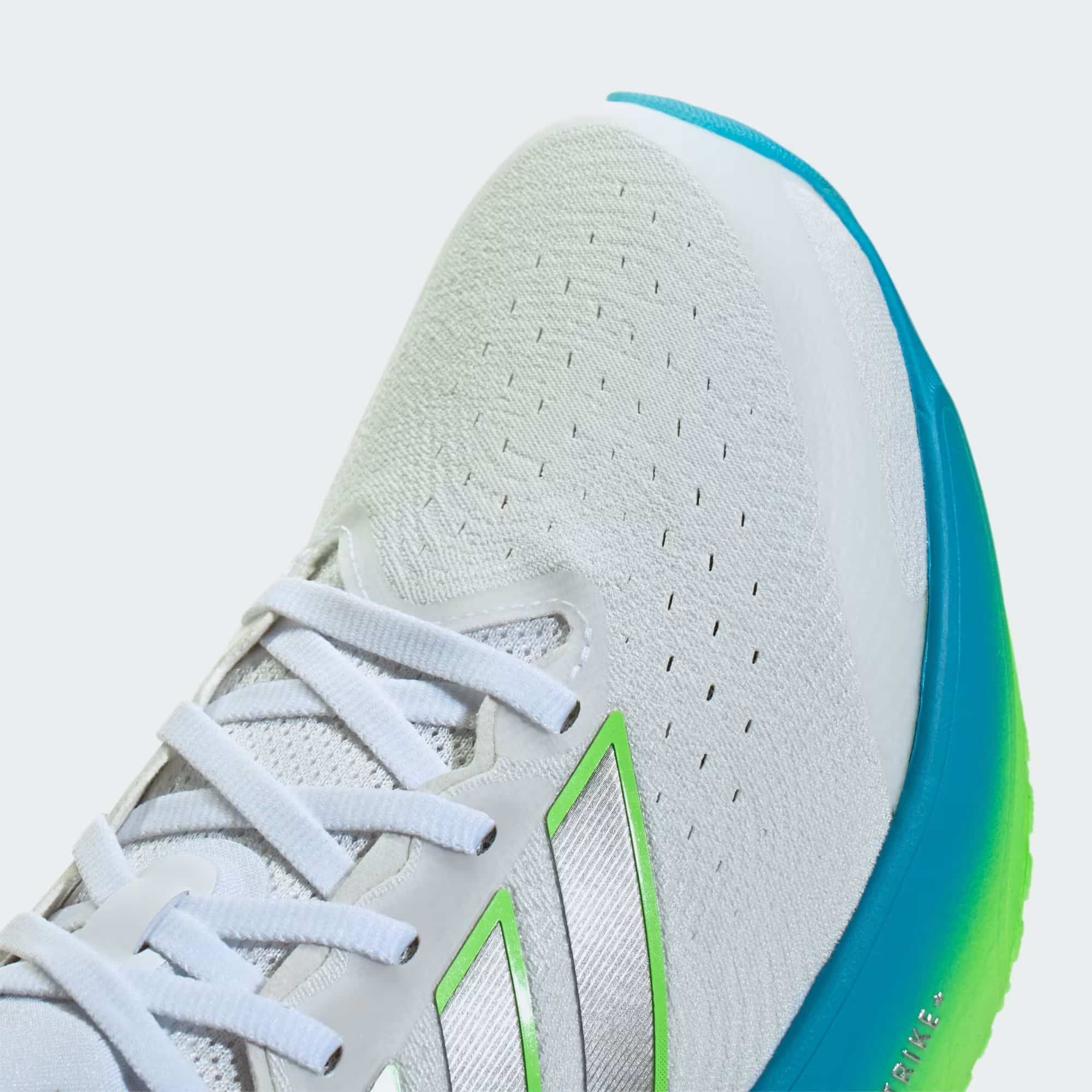 adidas dévoile la Supernova Rise 3, une chaussure de running confortable et accessible pensée pour les runs du quotidien. Mousse Dreamstrike+ plus douce, tige Primeweave et semelle Lighttraxion pour accompagner les coureurs de tous les jours.