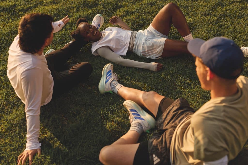 adidas dévoile la Supernova Rise 3, une chaussure de running confortable et accessible pensée pour les runs du quotidien. Mousse Dreamstrike+ plus douce, tige Primeweave et semelle Lighttraxion pour accompagner les coureurs de tous les jours.