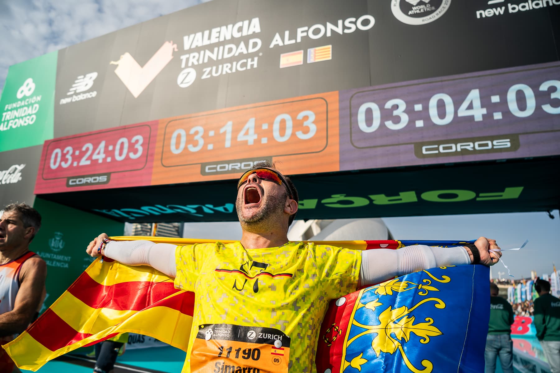 C’est un changement de cap majeur pour l’un des événements running les plus prisés d’Europe. À partir de 2026, le Marathon et le Semi-Marathon de Valence adopteront un système de tirage au sort pour attribuer leurs dossards. Une décision inédite en Espagne, mais qui suit la tendance imposée par les Majors comme Londres, Berlin ou Tokyo. Il faudra désormais miser sur la chance pour faire partie des 35 000 heureux élus.